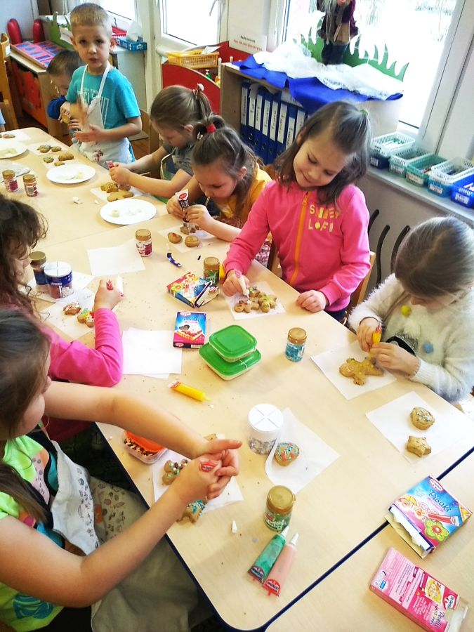 Pieczenie pierniczków - grupa 