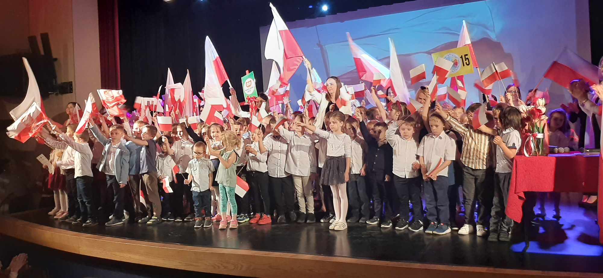 Udział reprezentacji przedszkola w obchodach Święta Flagi