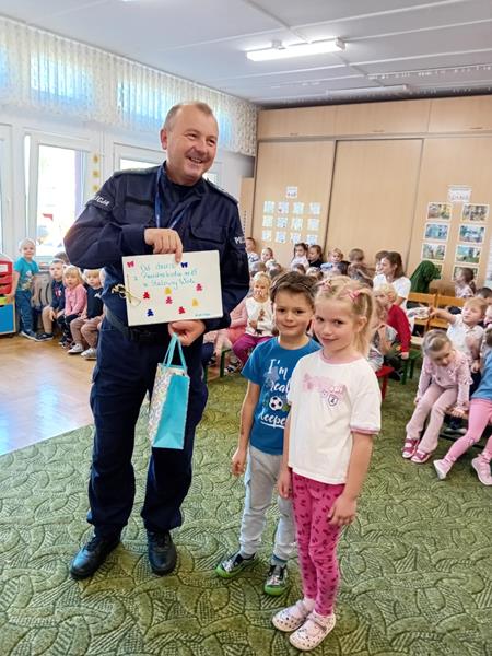 Spotkanie przedszkolaków z panem Policjantem