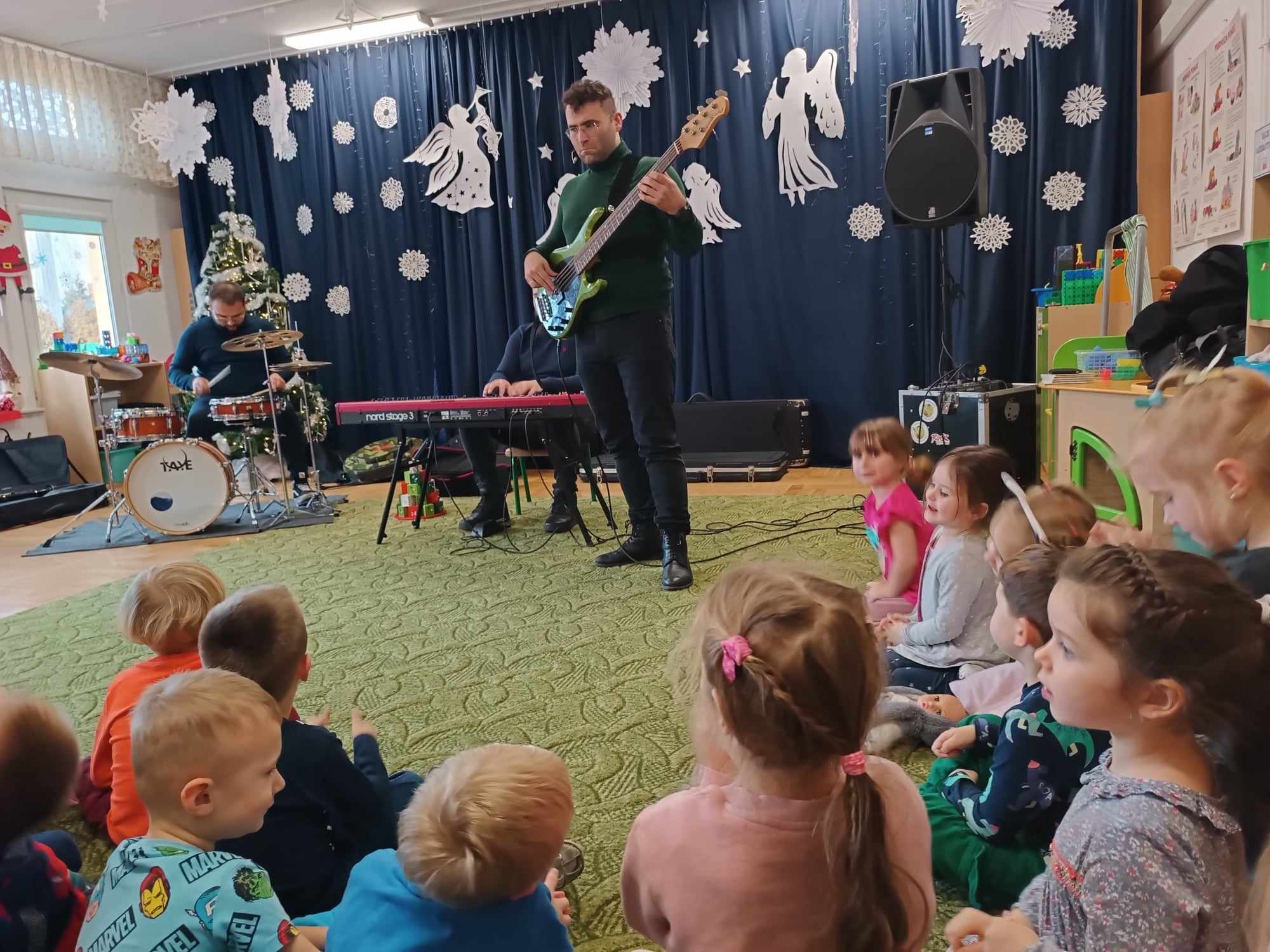 Koncert kolęd z Pracownią Jaszczur i Przyjaciele