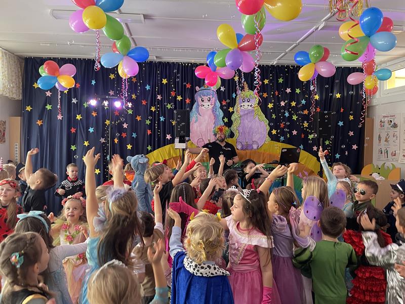 Bal karnawałowy w przedszkolu